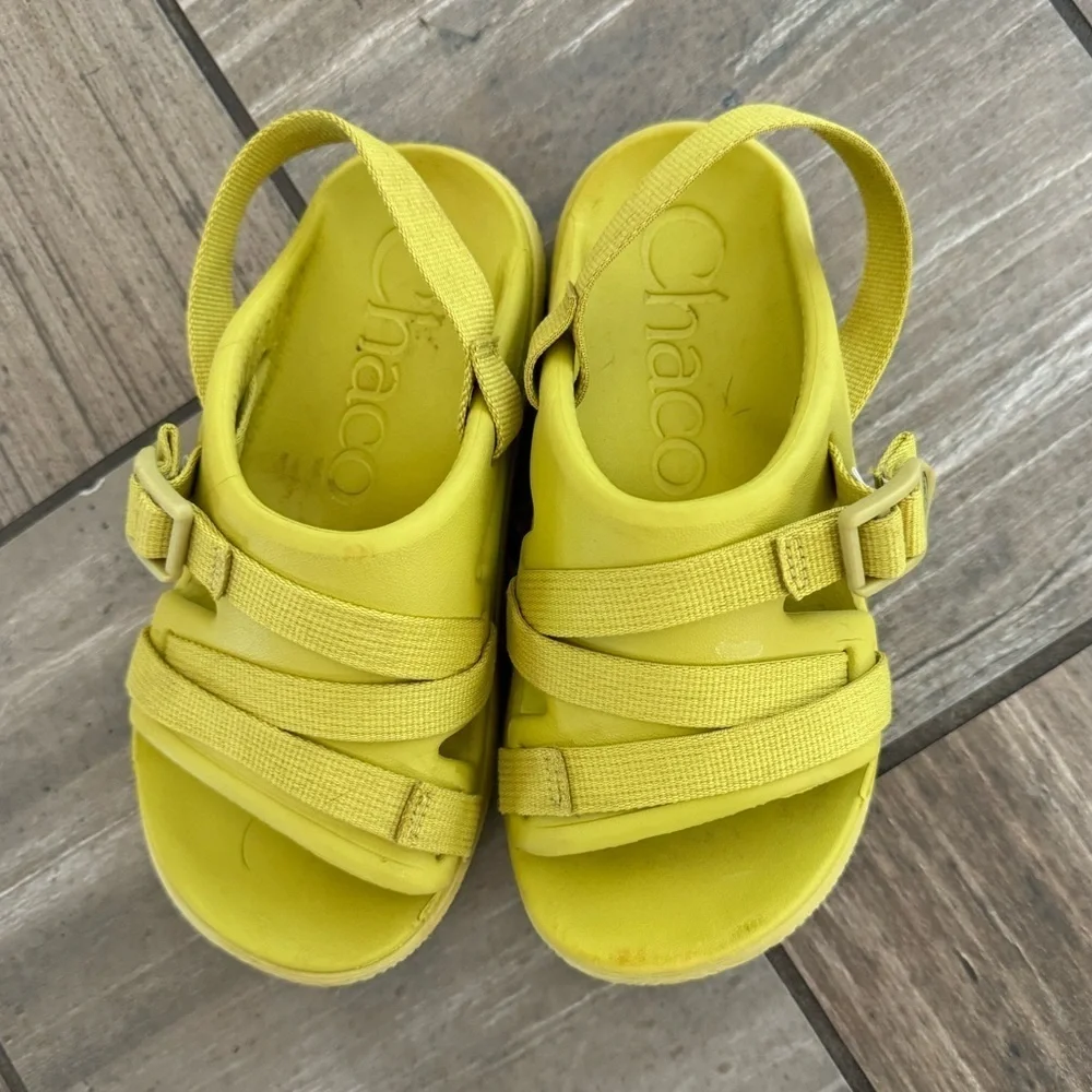 Chaco kids chills sport sandals size 2